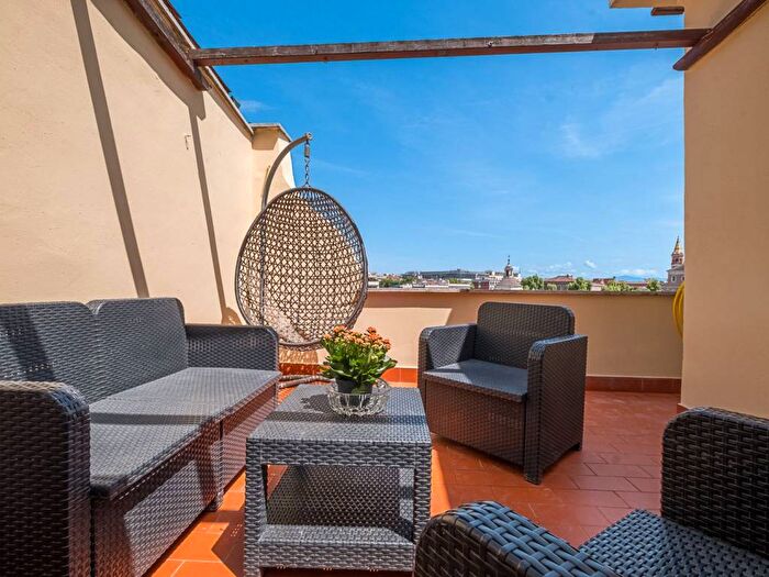 Appartamento trilocale in affitto in Via di San Giovanni in Laterano, Colosseo Fori Imperiali, Roma