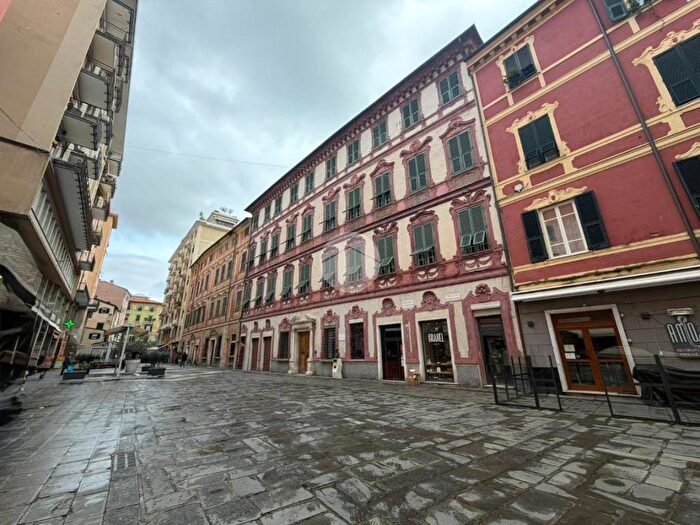 Appartamento quadrilocale in affitto in PIAZZA SANTAGOSTINO, Centro Storico, La Spezia