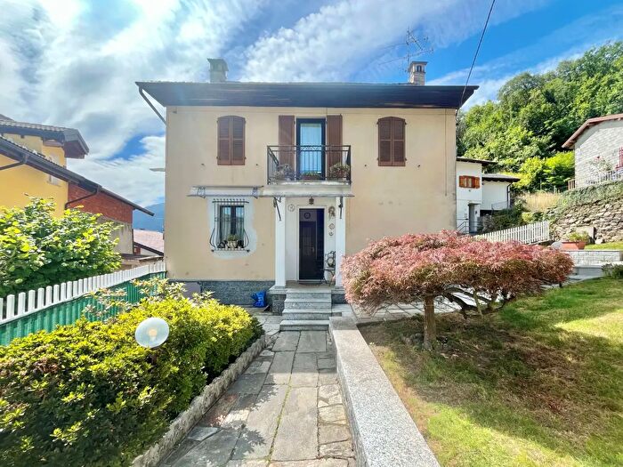 Casa quadrilocale in vendita in Pieve Vergonte