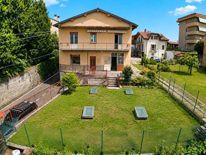 Casa con 6 locali in vendita in Via Milano, Centro, Lomazzo