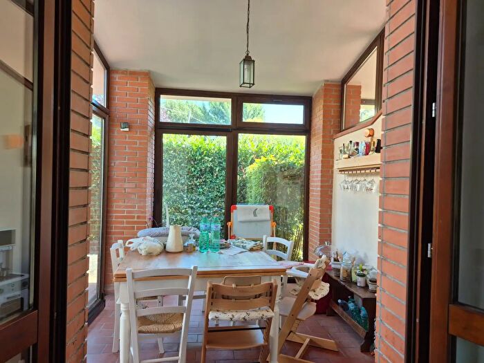 Casa con 5 locali in vendita in Sarzana