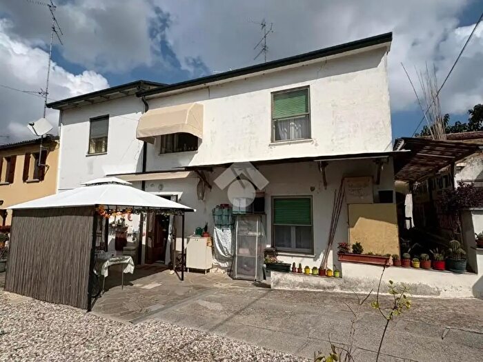 Casa con 5 locali in vendita in Via Villanova Superiore, Bagnacavallo