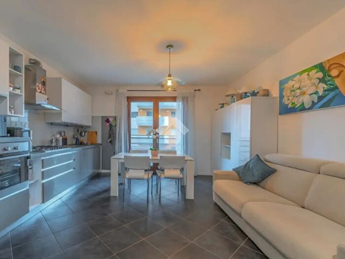 Appartamento trilocale in vendita in Viale Sarca, Milano