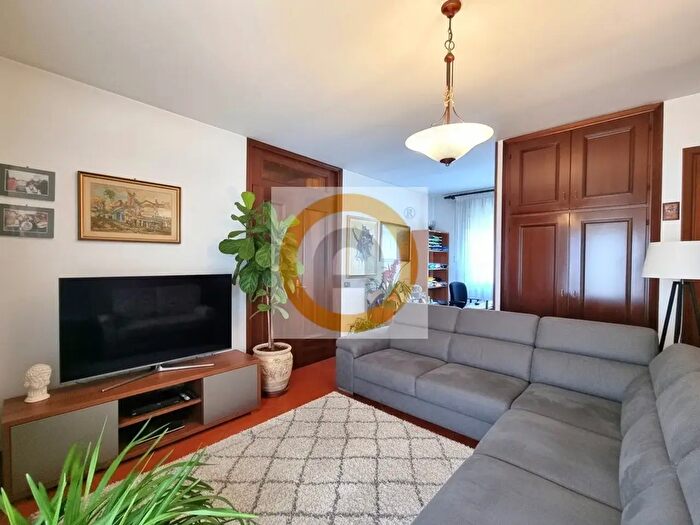 Casa con 6 locali in vendita in Bassano Del Grappa