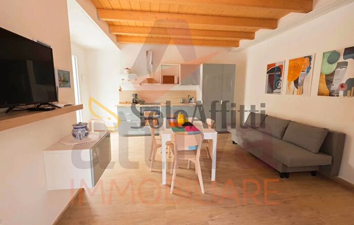 Appartamento trilocale in affitto in Recanati