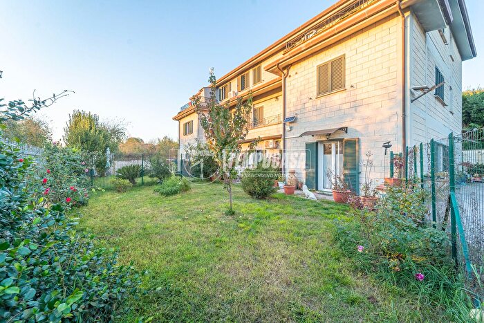 Appartamento quadrilocale in vendita in Via Circonvallazione Valli, Artena