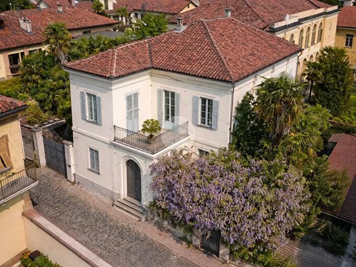 Casa con 9 locali in vendita in Via San Rocco, Rivoli