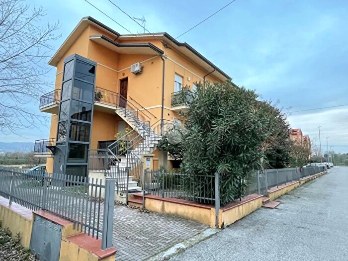 Appartamento con 5 locali in vendita in Via Strada di Montefeltro, Pesaro