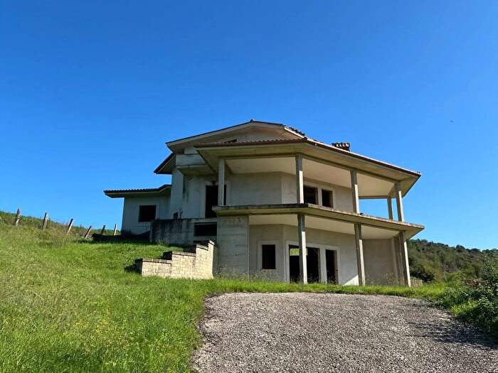 Casa con 10 locali in vendita in Fiano Romano