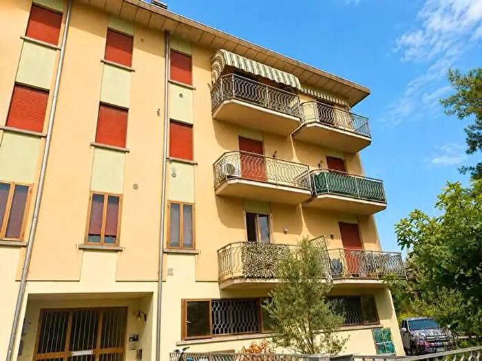Appartamento con 6 locali in vendita in Via Verga, Mirandola