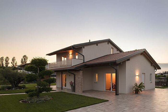 Casa con 6 locali in affitto in Centro, Chiuduno