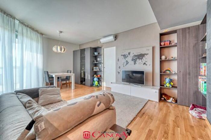 Appartamento trilocale in vendita in Via Varesina, Villa Guardia