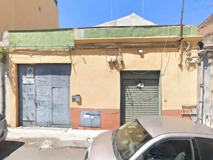 Appartamento con 12 locali in vendita in Via Principe Nicola, Catania