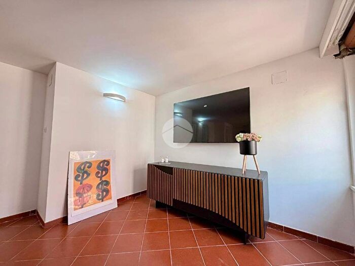 Casa trilocale in affitto in Via G Martucci, Chiaia, Napoli