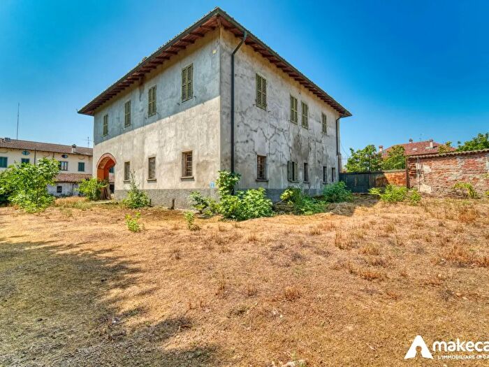 Casa con 6 locali in vendita in Via Monzasca, Galgagnano