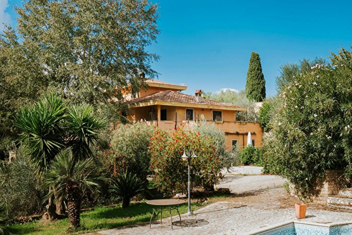 Casa con 10 locali in vendita in Strada di Macchiano, Campagnano Di Roma