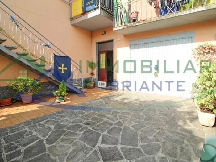 Casa quadrilocale in vendita in Viale Rinaldo Vanoni, Arsago Seprio