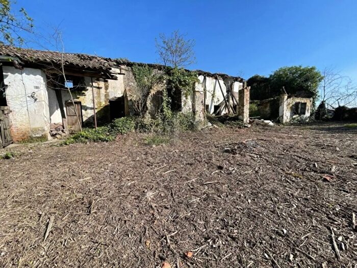 Casa in vendita in Loria