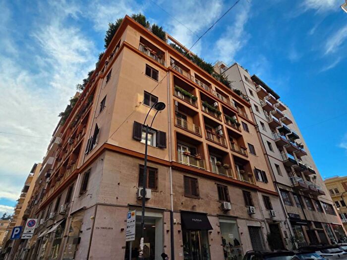 Appartamento bilocale in affitto in Via Torrearsa, Politeama Ruggiero Settimo, Palermo