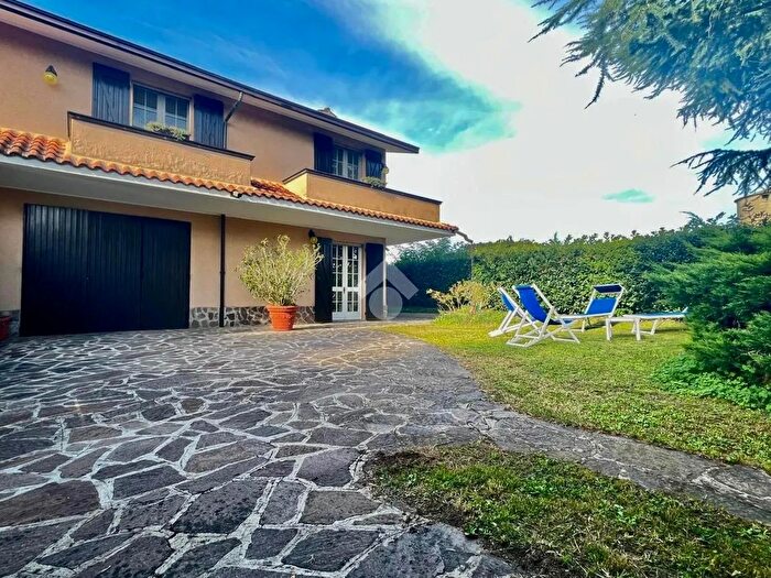 Casa quadrilocale in vendita in Via San Giuliano, San Bassano