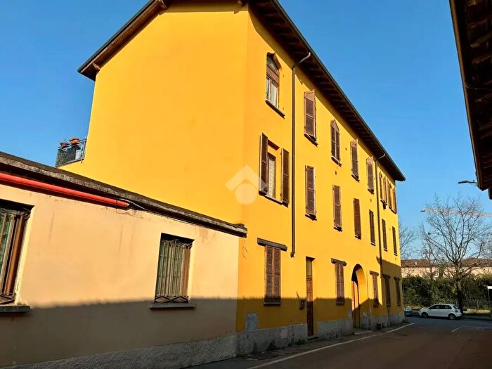 Appartamento trilocale in vendita in Via Visconti, Brignano Gera D'Adda