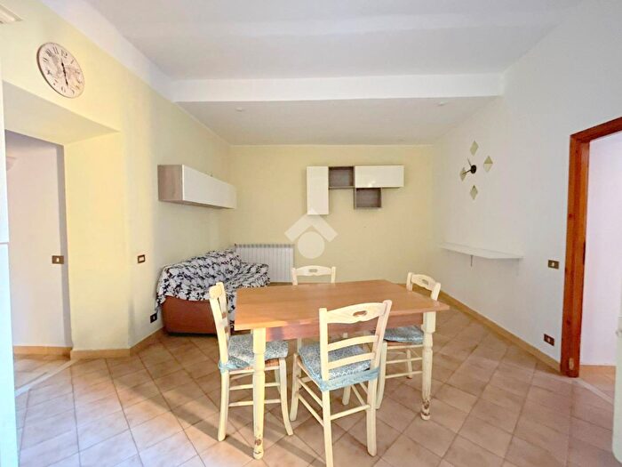 Appartamento trilocale in vendita in Via San Lorenzo, Velletri