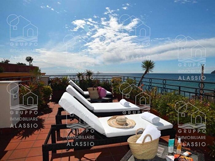 Casa con 5 locali in affitto in Centro, Alassio