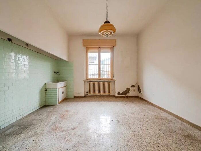 Appartamento quadrilocale in vendita in Via Tomba, Forli