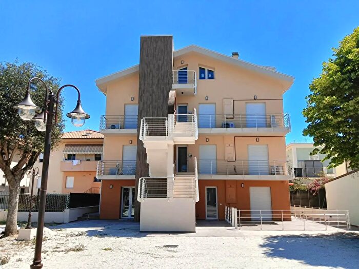 Appartamento trilocale in vendita in Via Marinai d'Italia, Civitanova Marche