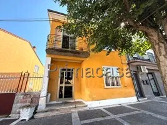 Casa con 5 locali in vendita in Piazza Municipio, Angiari