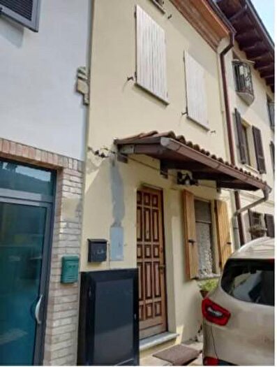 Casa quadrilocale in vendita in Strada Molinazzo, Alseno