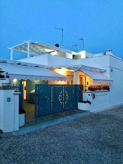 Casa con 6 locali in vendita in Via Cisternella, Alliste