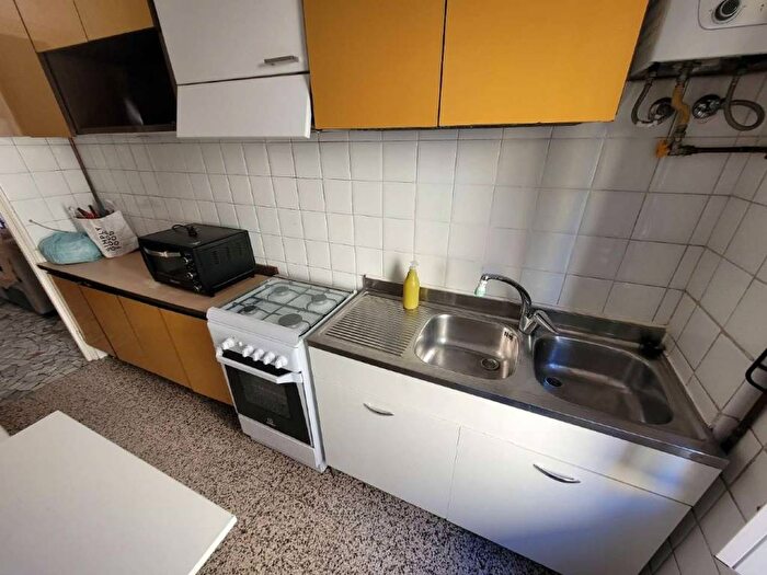 Appartamento trilocale in affitto in via Marco D'Agrate, Corvetto, Milano