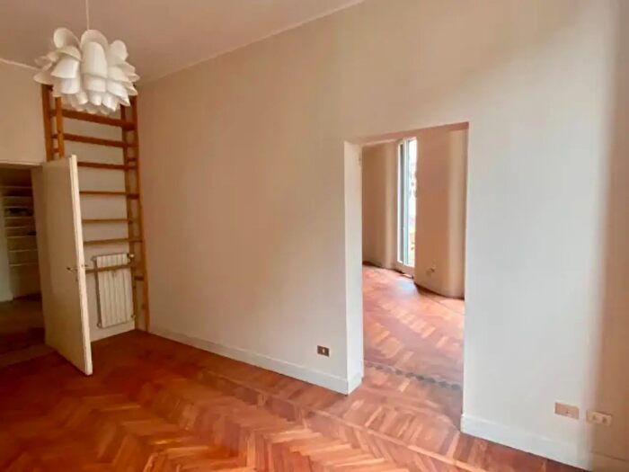 Appartamento con 5 locali in affitto in Via San Gregorio, Milano