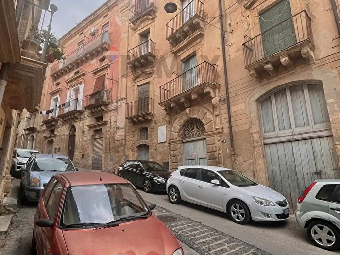 Appartamento quadrilocale in vendita in Via San Bonaventura, Caltagirone