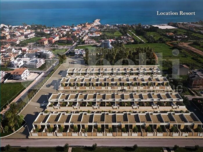 Casa trilocale in vendita in Via Miramare Snc, Avola