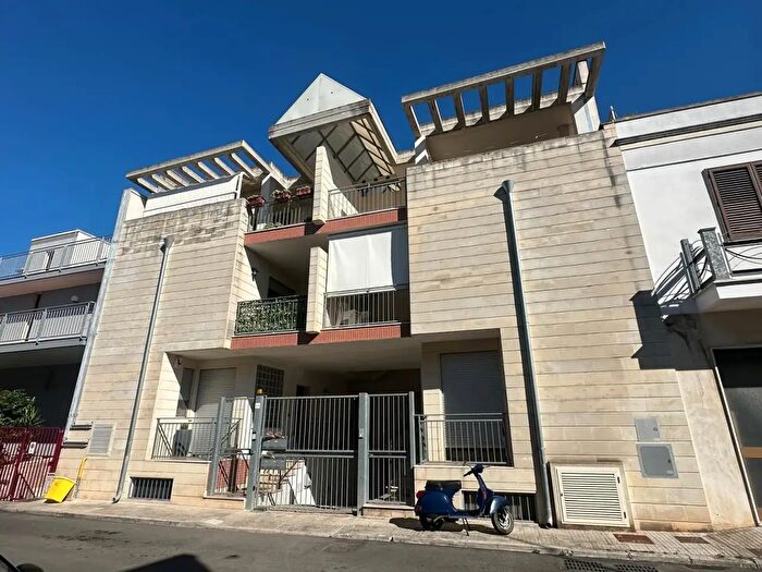 Appartamento trilocale in affitto in Via Antonio Gramsci, Lequile