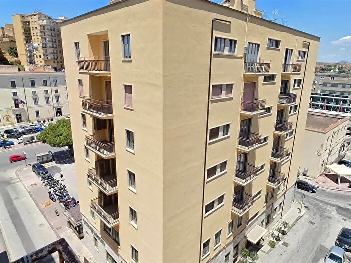 Appartamento con 8 locali in vendita in Via San Vito, Agrigento
