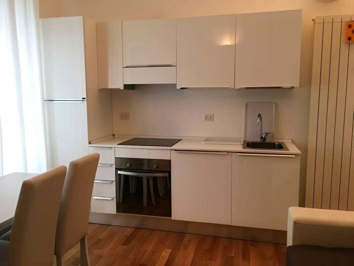 Appartamento monolocale in affitto in Viale Certosa, Certosa, Milano