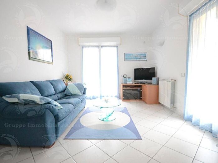 Appartamento trilocale in affitto in Via Orussa, Via Solva Santa Croce, Alassio