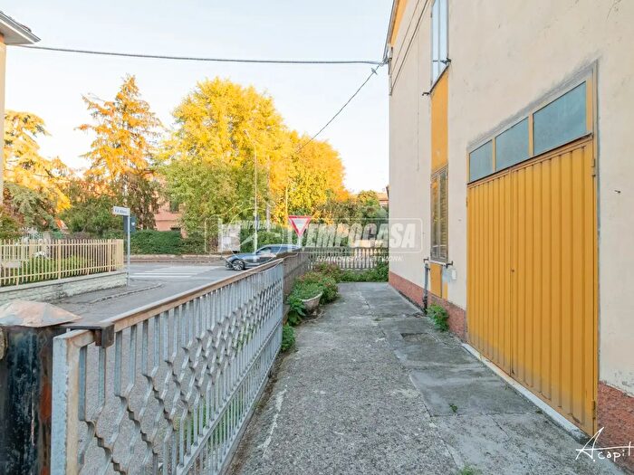 Appartamento quadrilocale in vendita in Modena