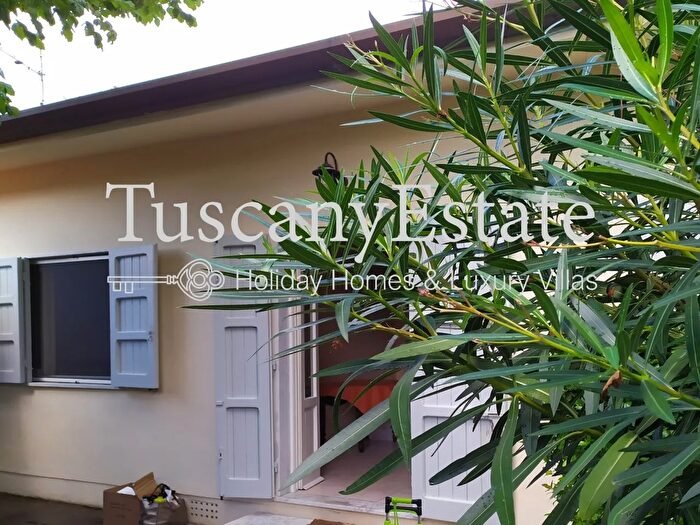 Appartamento trilocale in affitto in Pietrasanta