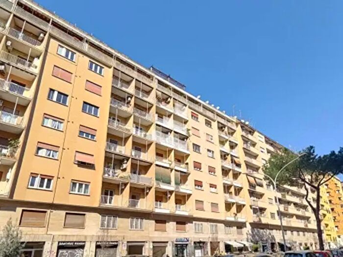 Appartamento trilocale in affitto in Via Gabriello Chiabrera, Roma