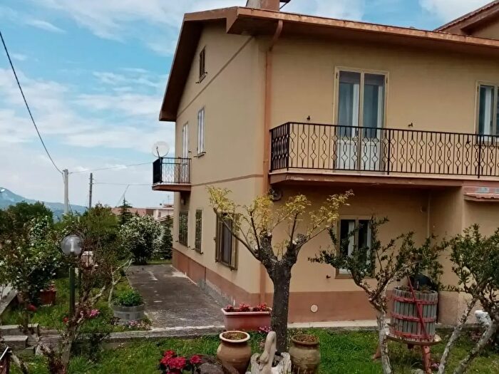 Casa con 8 locali in vendita in Via Peligna, Gessopalena