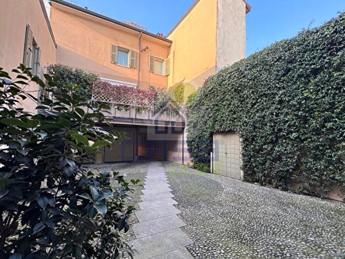 Appartamento bilocale in vendita in Via Volturno N°, Cremona