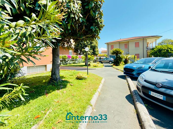 Appartamento quadrilocale in vendita in Via Pisanello, Ameglia