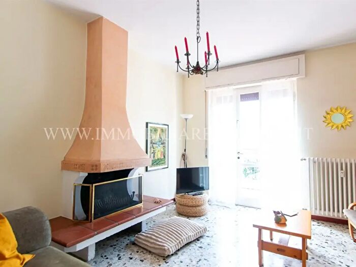 Appartamento con 5 locali in vendita in Via Anna Frank, Calolziocorte