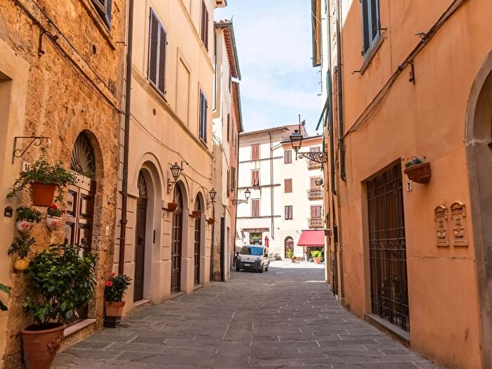 Appartamento bilocale in vendita in Via Bernardino Delgi Albizzeschi, Massa Marittima