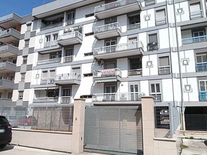 Appartamento quadrilocale in vendita in Via Francesco Pascazio, Bari