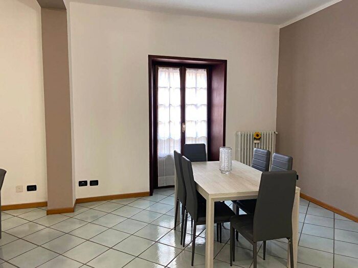 Appartamento trilocale in affitto in VIA MAZZINI, Centro Storico, Crema